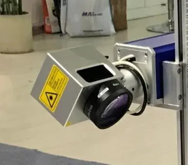 Rotating head